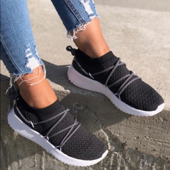 Adidas Women’s Running Shoes NWB - Picture 3 of 8